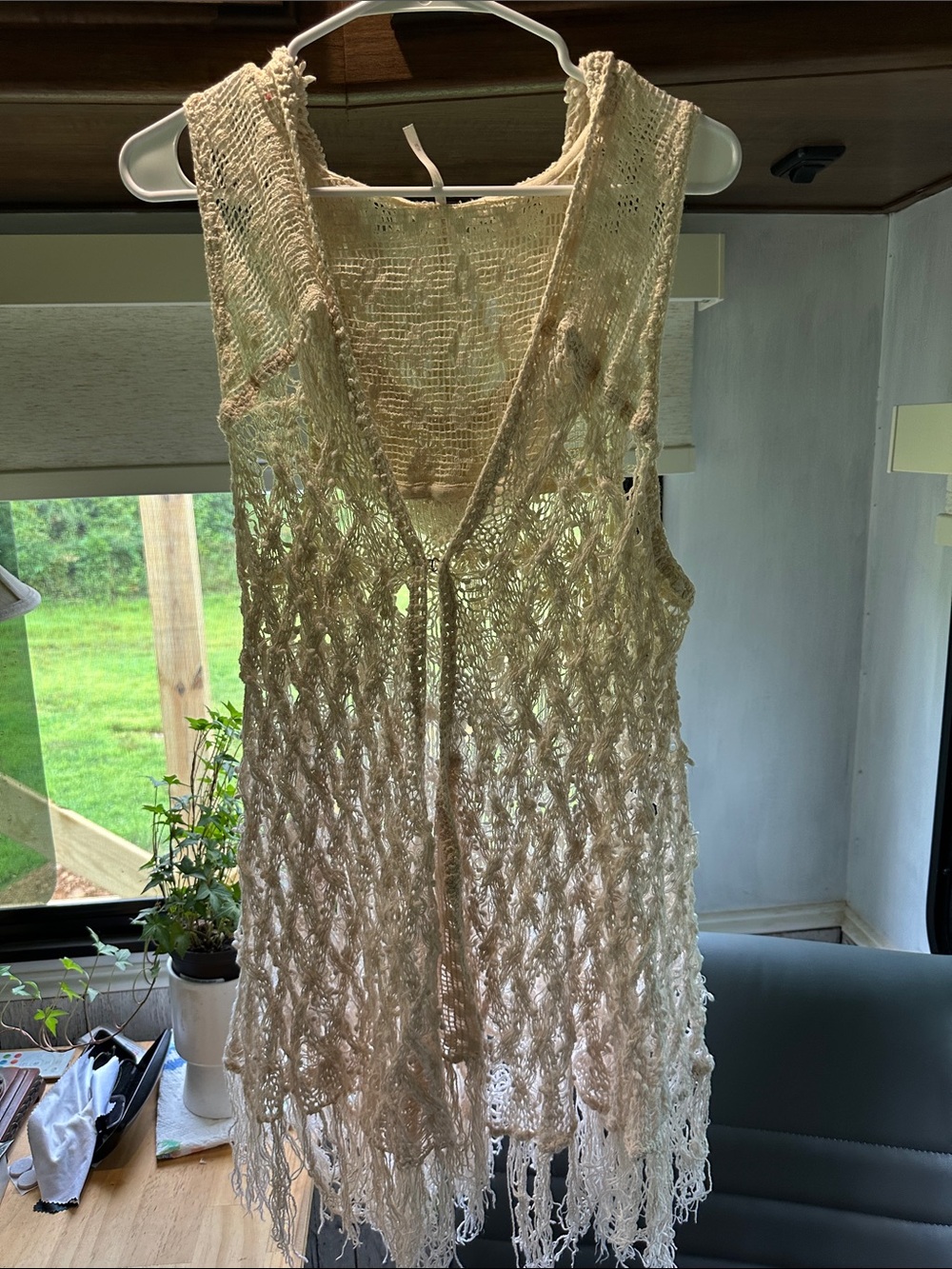 Free people-Crochet Fringe Sleeveless Vest - Cream size medium